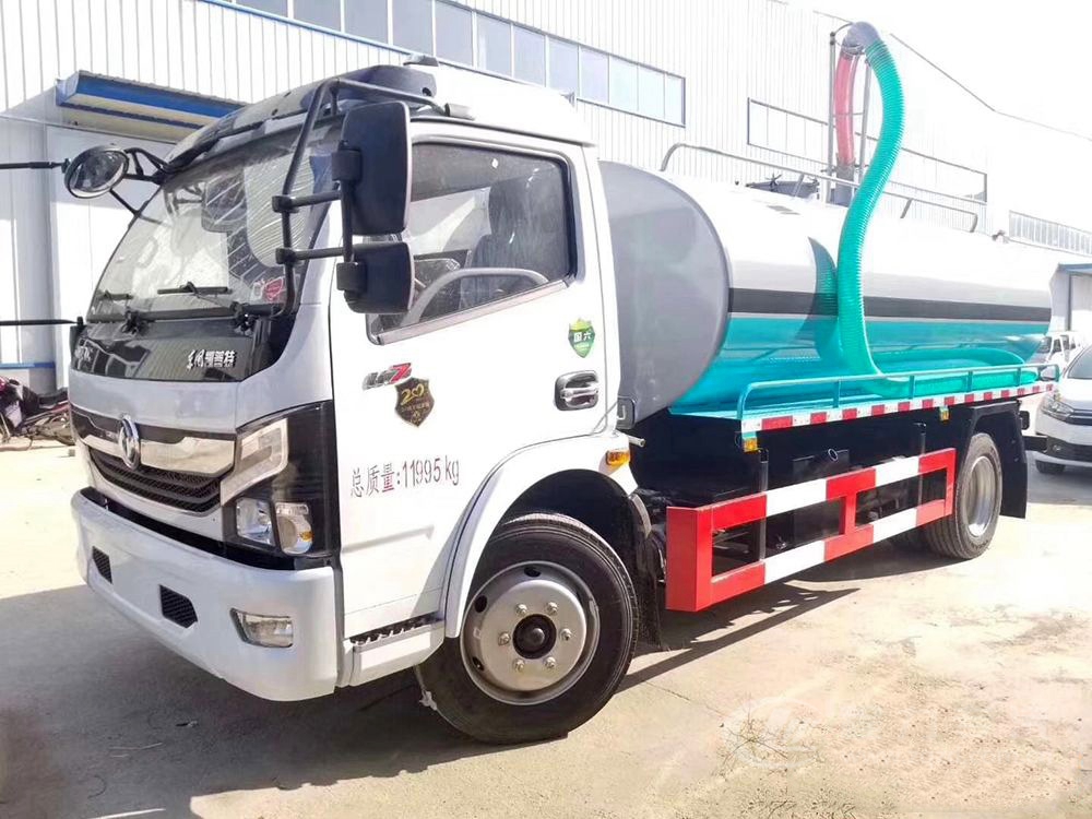 国六8-9方东风D7 吸粪车