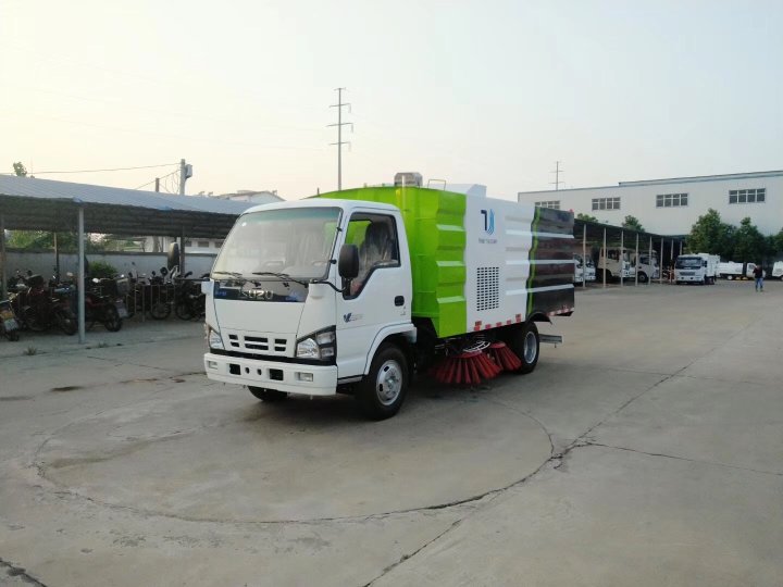 国六五十铃扫路车（5.5立方）