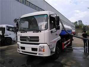 东风天锦12立方吸粪车
